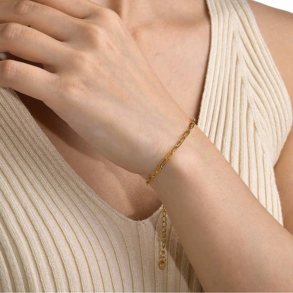 18K Gold Plated Chain Bracelet - Picture 3 of 9